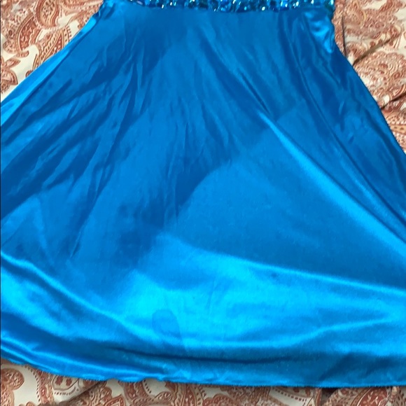 Dress - Picture 6 of 6